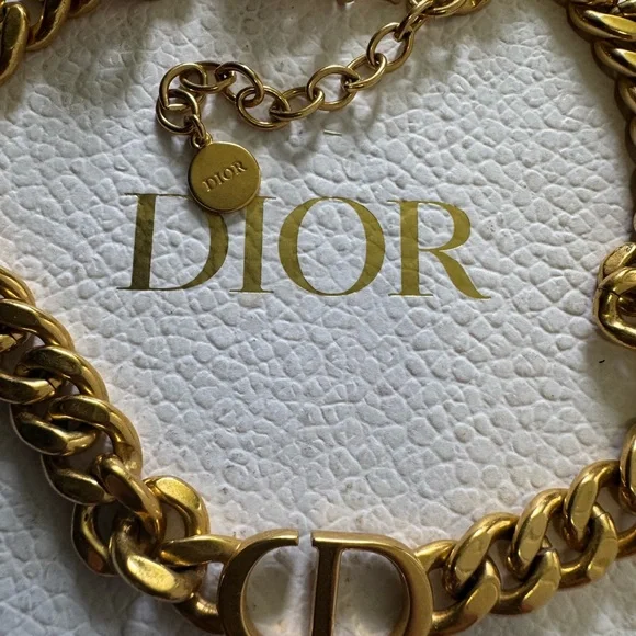 Dior Luxurious Gold-Tone Chain Necklace - Picture 5 of 6